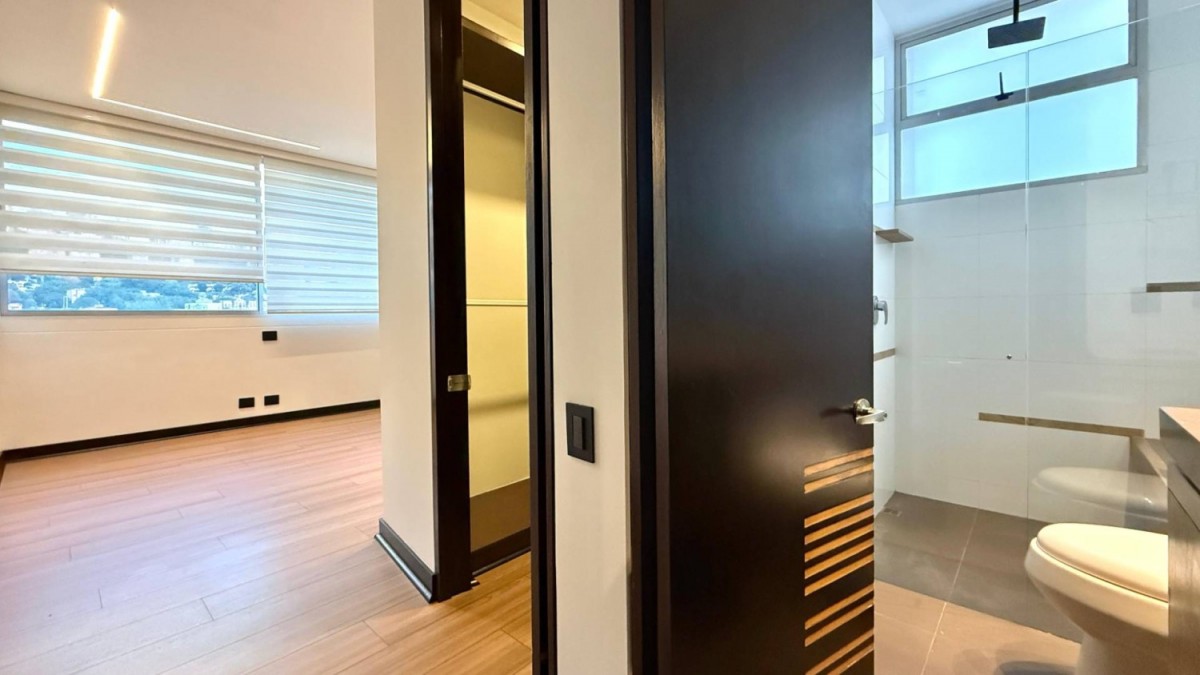 Apartamento en venta en El Poblado, Medellín · foto 17 de 24