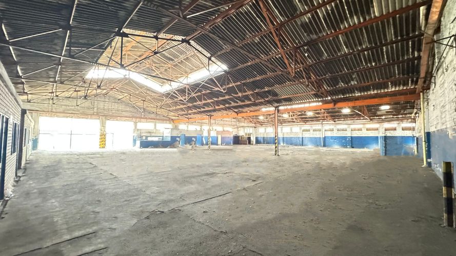 Bodega en arriendo en Troncal, Cali, 3500 m² · foto 2 de 11
