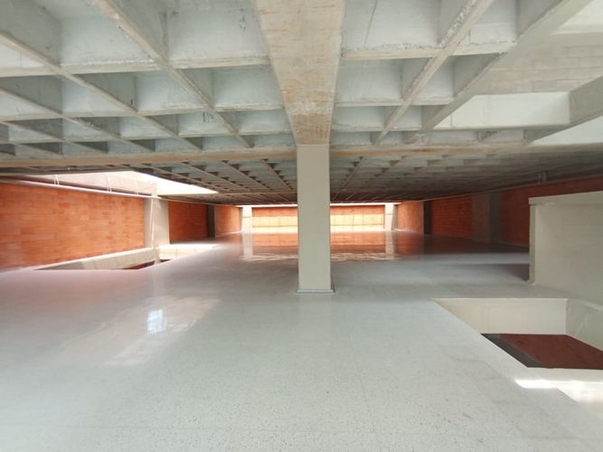 Edificio en arriendo en Perpetuo Socorro, Medellín, 3000 m² · foto 12 de 20