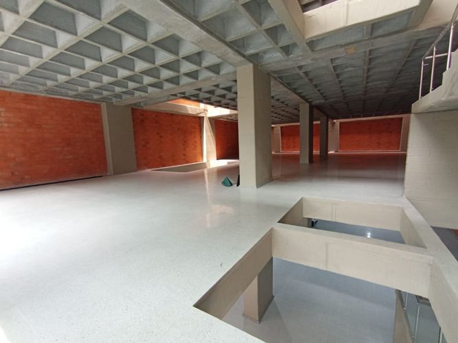 Edificio en arriendo en Perpetuo Socorro, Medellín, 3000 m² · foto 13 de 20