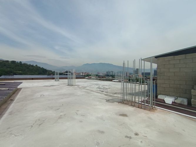 Edificio en arriendo en Perpetuo Socorro, Medellín, 3000 m² · foto 18 de 20