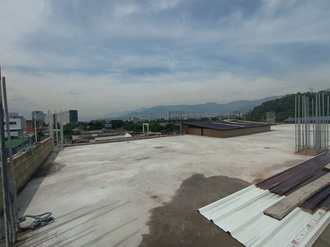 Edificio en arriendo en Perpetuo Socorro, Medellín, 3000 m² · foto 19 de 20