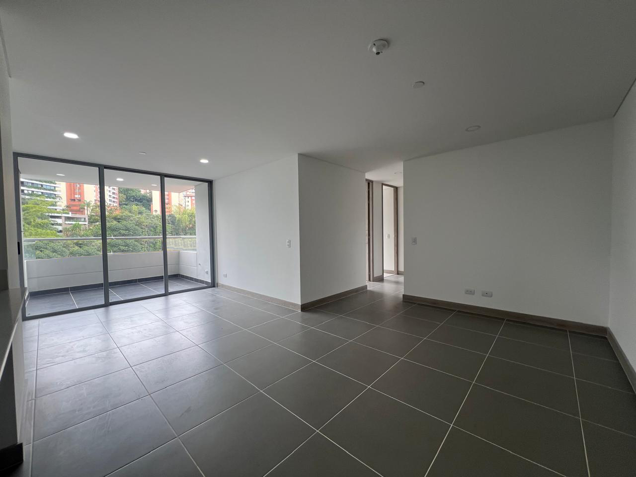 Apartamento en venta en Loma Benedictinos, Envigado · foto 2 de 18