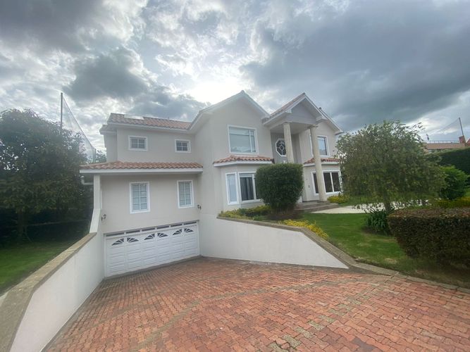 Casa de 4 alcobas en arriendo en Aposentos, Sopó, 420 m² · foto 3 de 24