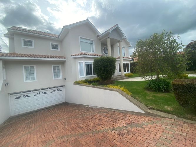 Casa de 4 alcobas en arriendo en Aposentos, Sopó, 420 m² · foto 2 de 24