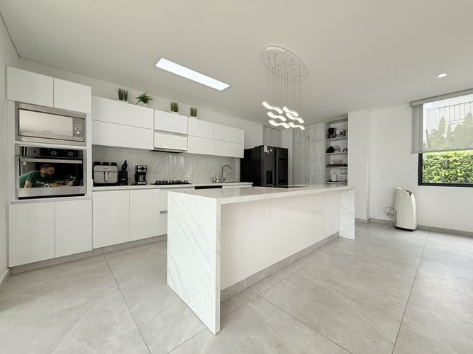 Casa de 5 alcobas en venta en Girardot, Girardot, 700 m² · foto 11 de 24