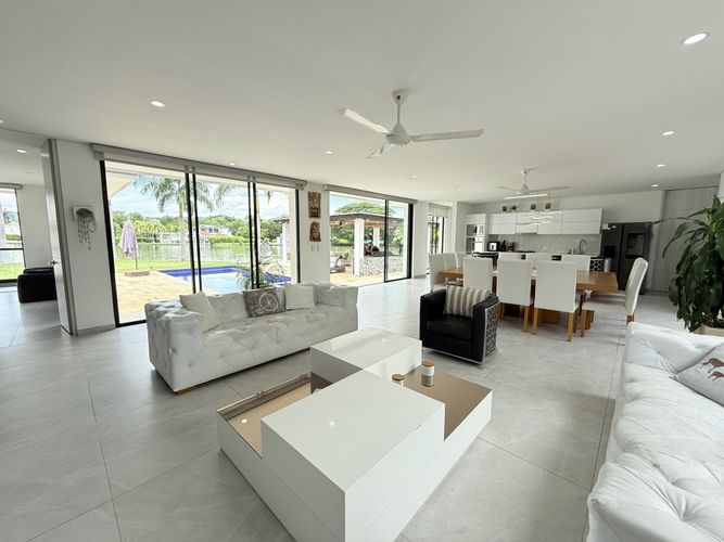 Casa de 5 alcobas en venta en Girardot, Girardot, 700 m² · foto 17 de 24