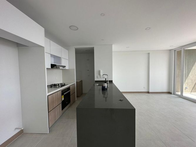 Apartamento de 2 alcobas en venta en La Flora, Cali, 97 m² · foto 5 de 13