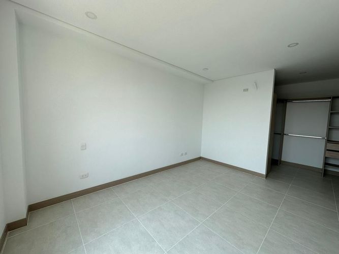 Apartamento de 2 alcobas en venta en La Flora, Cali, 97 m² · foto 12 de 13