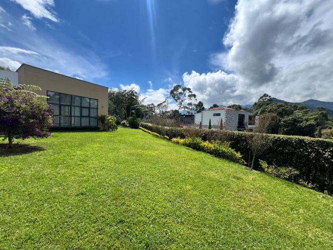 Casa de 4 alcobas en venta en La Ceja, 220 m² · foto 2 de 24