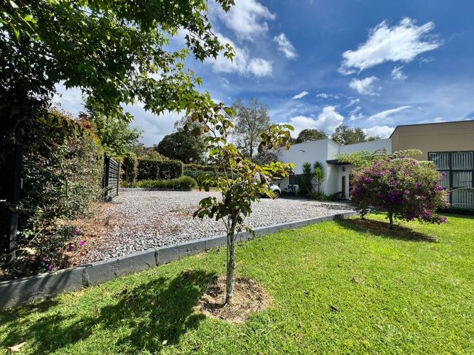 Casa de 4 alcobas en venta en La Ceja, 220 m² · foto 3 de 24