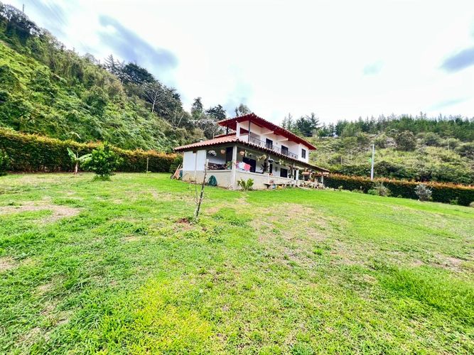 Casa de 4 alcobas en venta en San Nicolas, La Ceja, 180 m² · foto 2 de 16