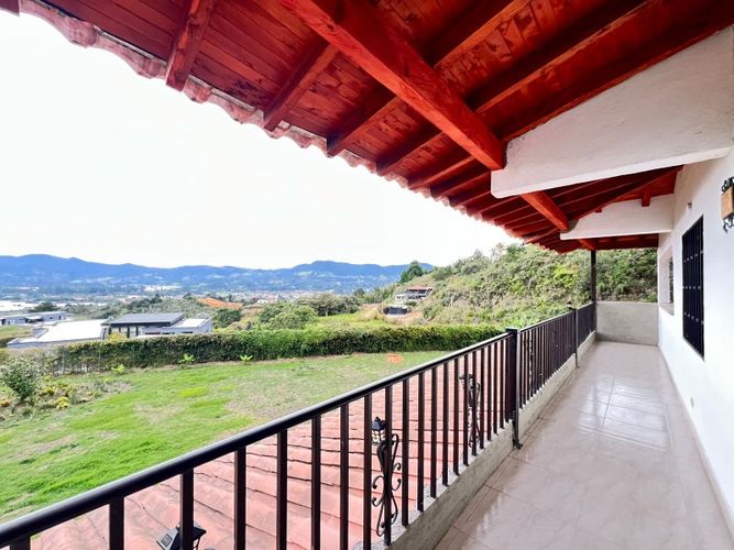 Casa de 4 alcobas en venta en San Nicolas, La Ceja, 180 m² · foto 11 de 16