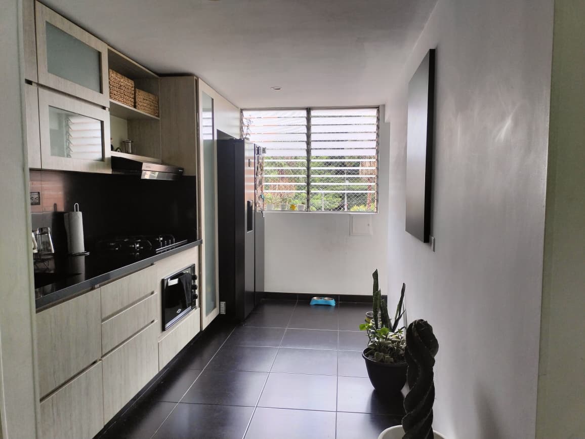 Apartamento en venta en El Poblado, Medellín · foto 4 de 18