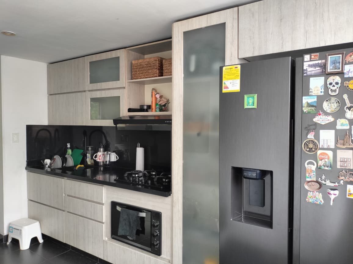 Apartamento en venta en El Poblado, Medellín · foto 6 de 18