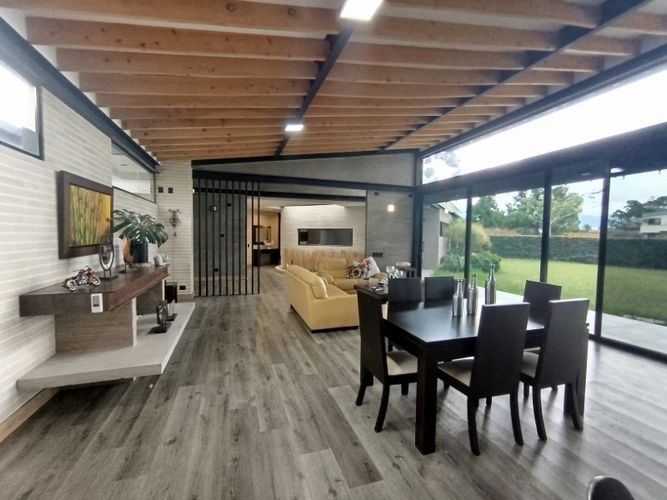 Casa de 5 alcobas en venta en El Tambo, La Ceja, 400 m² · foto 4 de 24
