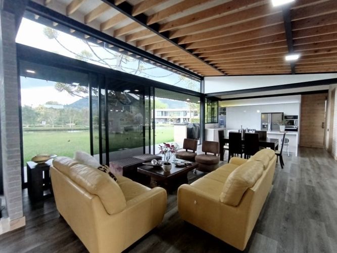 Casa de 5 alcobas en venta en El Tambo, La Ceja, 400 m² · foto 9 de 24