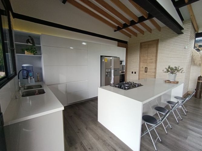 Casa de 5 alcobas en venta en El Tambo, La Ceja, 400 m² · foto 11 de 24
