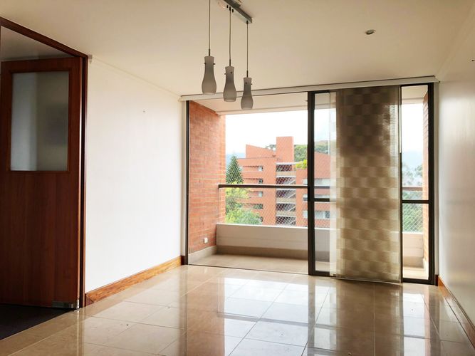 Apartamento de 3 alcobas en arriendo en El Diamante No. 2, Medellín, 150 m² · foto 2 de 16