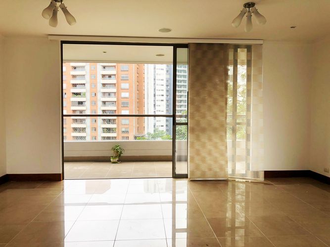 Apartamento de 3 alcobas en arriendo en El Diamante No. 2, Medellín, 150 m² · foto 3 de 16