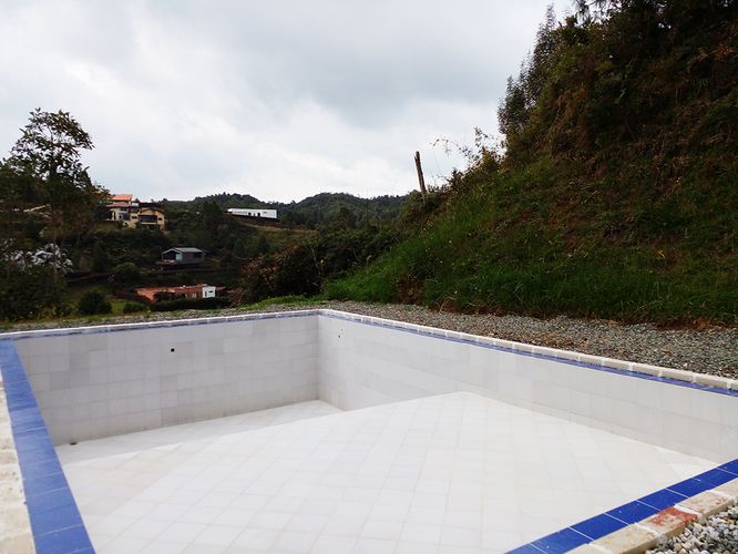 Casa de 5 alcobas en venta en Loma Del Escobero, Envigado, 560 m² · foto 14 de 18