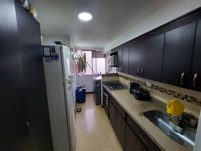 Apartamento de 3 alcobas en venta en Calasanz, Medellín, 67 m² · foto 8 de 13