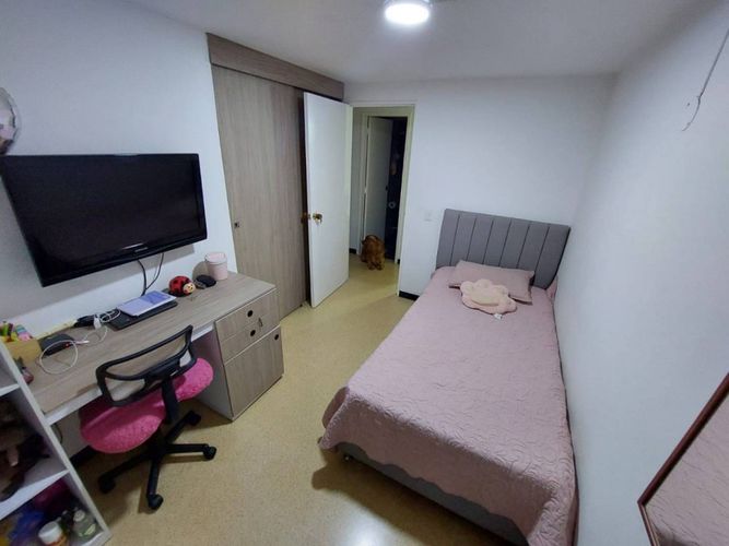 Apartamento de 3 alcobas en venta en Calasanz, Medellín, 67 m² · foto 11 de 13