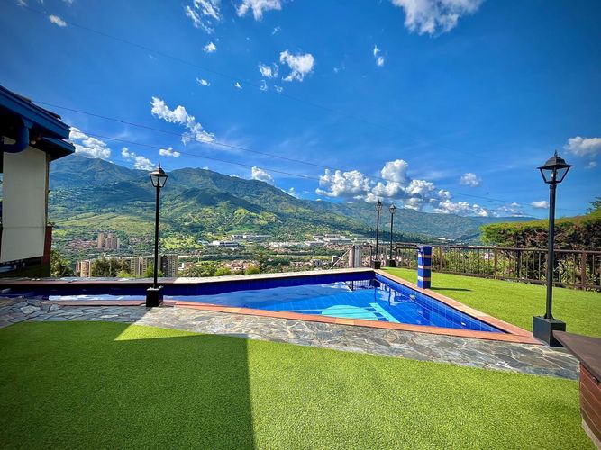 Casa de 4 alcobas en venta en Sabaneta, Copacabana, 410 m² · foto 14 de 24