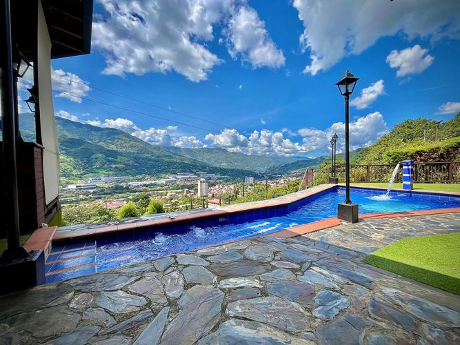 Casa de 4 alcobas en venta en Sabaneta, Copacabana, 410 m² · foto 15 de 24