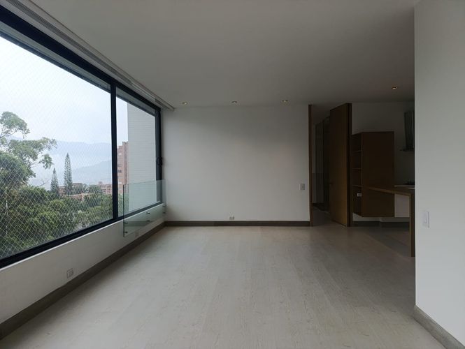 Apartamento de 1 alcoba en venta en El Poblado, Medellín, 85 m² · foto 3 de 13