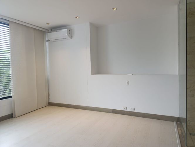 Apartamento de 1 alcoba en venta en El Poblado, Medellín, 85 m² · foto 11 de 13