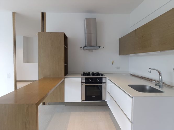 Apartamento de 1 alcoba en venta en El Poblado, Medellín, 85 m² · foto 5 de 13