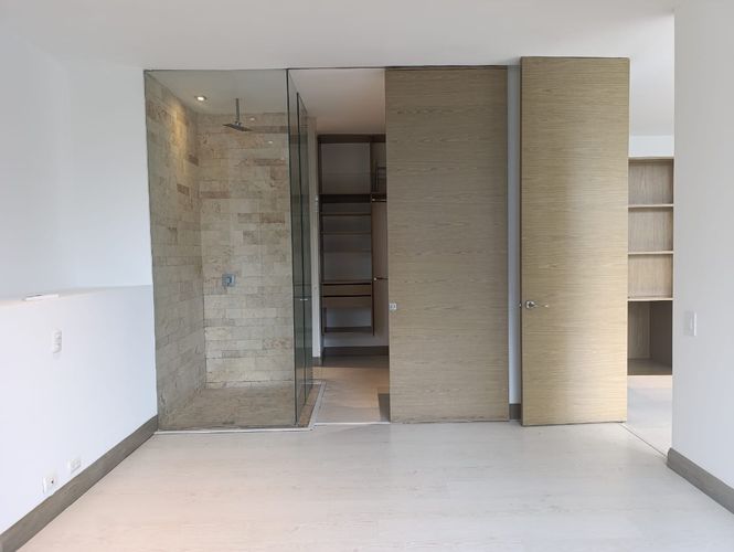 Apartamento de 1 alcoba en venta en El Poblado, Medellín, 85 m² · foto 9 de 13