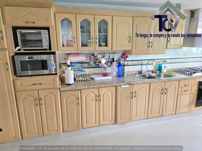 Casa de 6 alcobas en venta en Cabecera Del Llano, Bucaramanga, 444 m² · foto 2 de 15