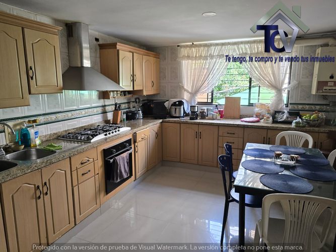 Casa de 6 alcobas en venta en Cabecera Del Llano, Bucaramanga, 444 m² · foto 3 de 15