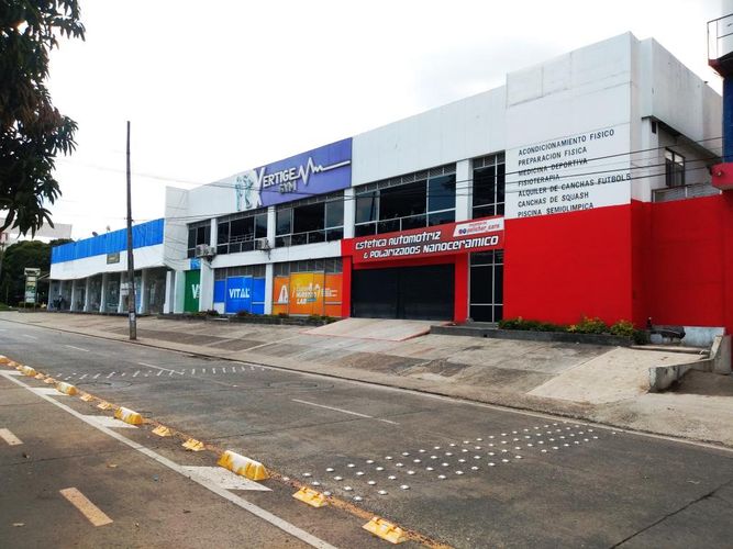 Edificio en venta en Los Cambulos, Cali, 1300 m² · foto 2 de 24