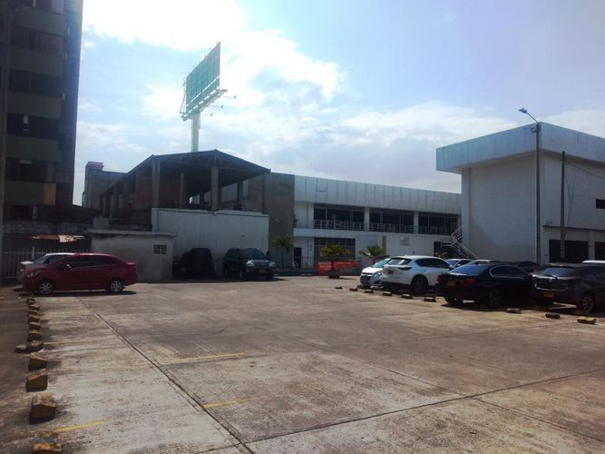 Edificio en venta en Los Cambulos, Cali, 1300 m² · foto 11 de 24