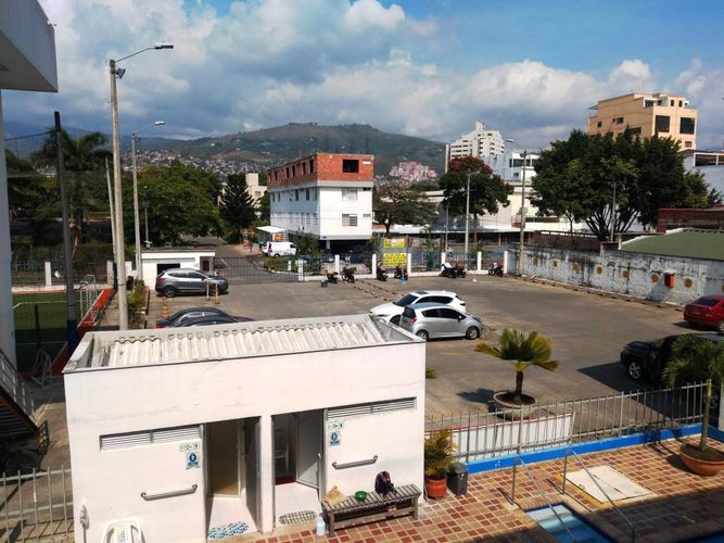Edificio en venta en Los Cambulos, Cali, 1300 m² · foto 13 de 24