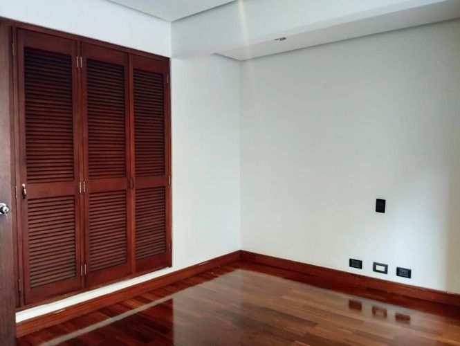 Apartamento de 3 alcobas en arriendo en El Poblado, Medellín, 233 m² · foto 14 de 18