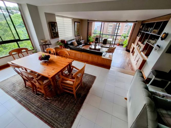 Apartamento de 2 alcobas en venta en El Poblado, Medellín, 174 m² · foto 6 de 24