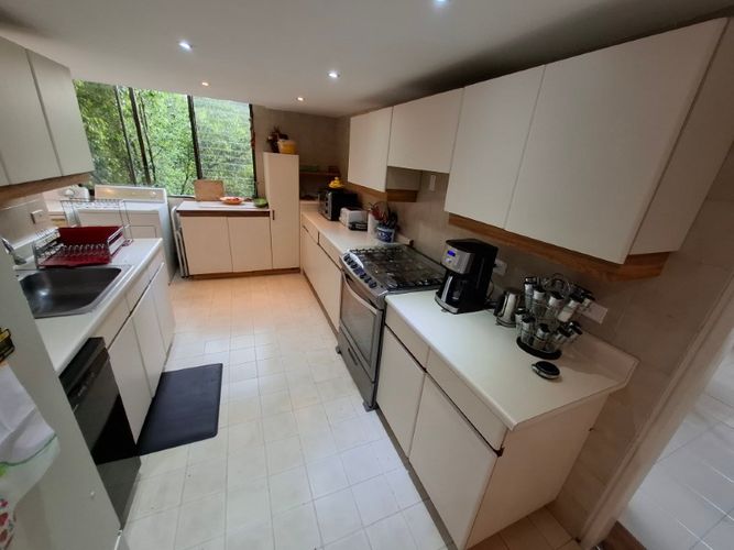 Apartamento de 2 alcobas en venta en El Poblado, Medellín, 174 m² · foto 9 de 24