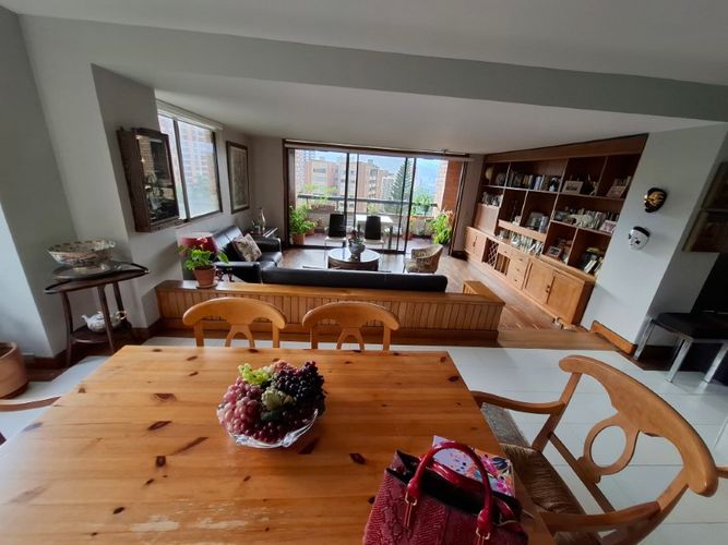 Apartamento de 2 alcobas en venta en El Poblado, Medellín, 174 m² · foto 13 de 24