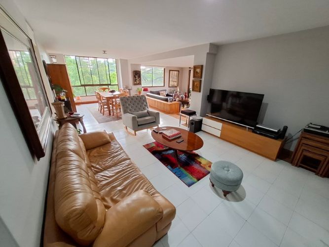 Apartamento de 2 alcobas en venta en El Poblado, Medellín, 174 m² · foto 16 de 24