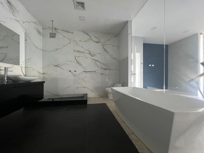 Apartamento de 4 alcobas en venta en El Poblado, Medellín, 310 m² · foto 13 de 18