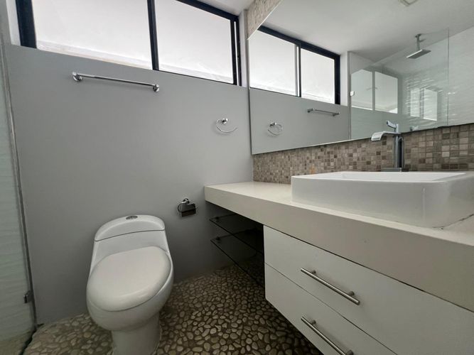 Apartamento de 4 alcobas en venta en El Poblado, Medellín, 310 m² · foto 15 de 18