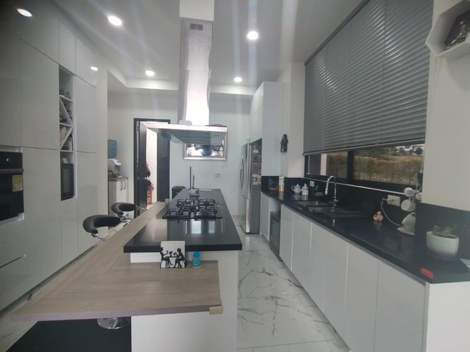 Casa de 4 alcobas en venta en Tribunas Corcega, Pereira, 340 m² · foto 8 de 21
