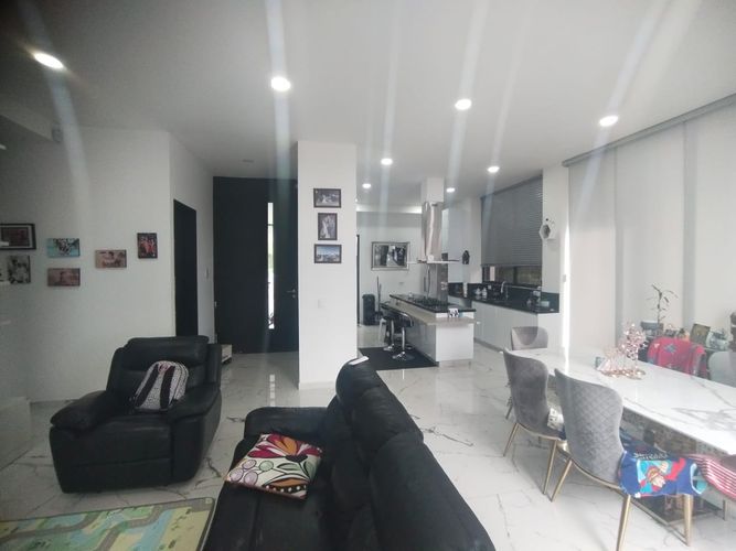 Casa de 4 alcobas en venta en Tribunas Corcega, Pereira, 340 m² · foto 4 de 21