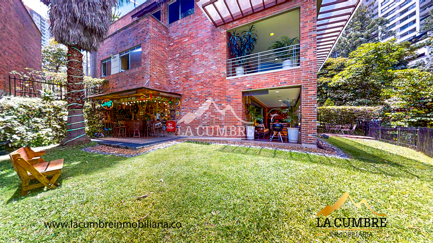 Casa de 3 alcobas en arriendo en Loma Benedictinos, Envigado, 516 m² · foto 18 de 24
