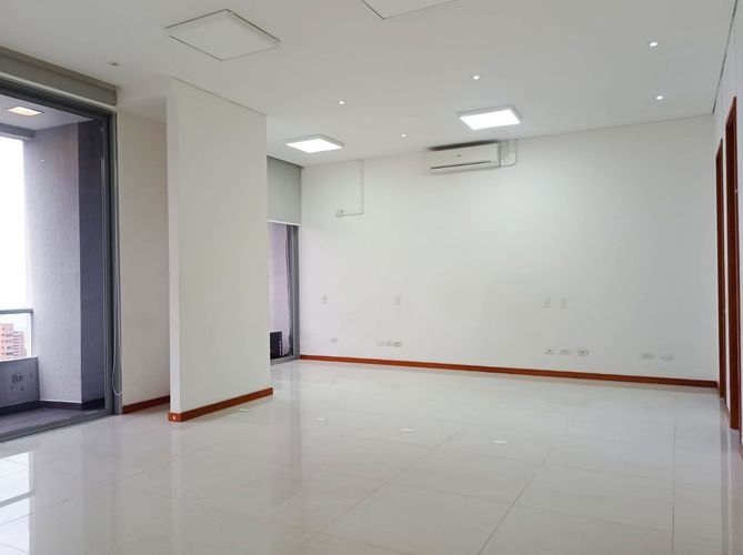 Apartamento de 2 alcobas en arriendo en El Poblado, Medellín, 147 m² · foto 3 de 18