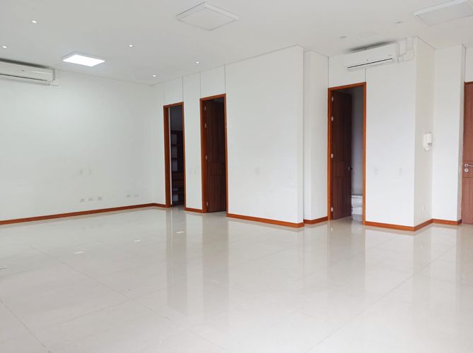 Apartamento de 2 alcobas en arriendo en El Poblado, Medellín, 147 m² · foto 11 de 18